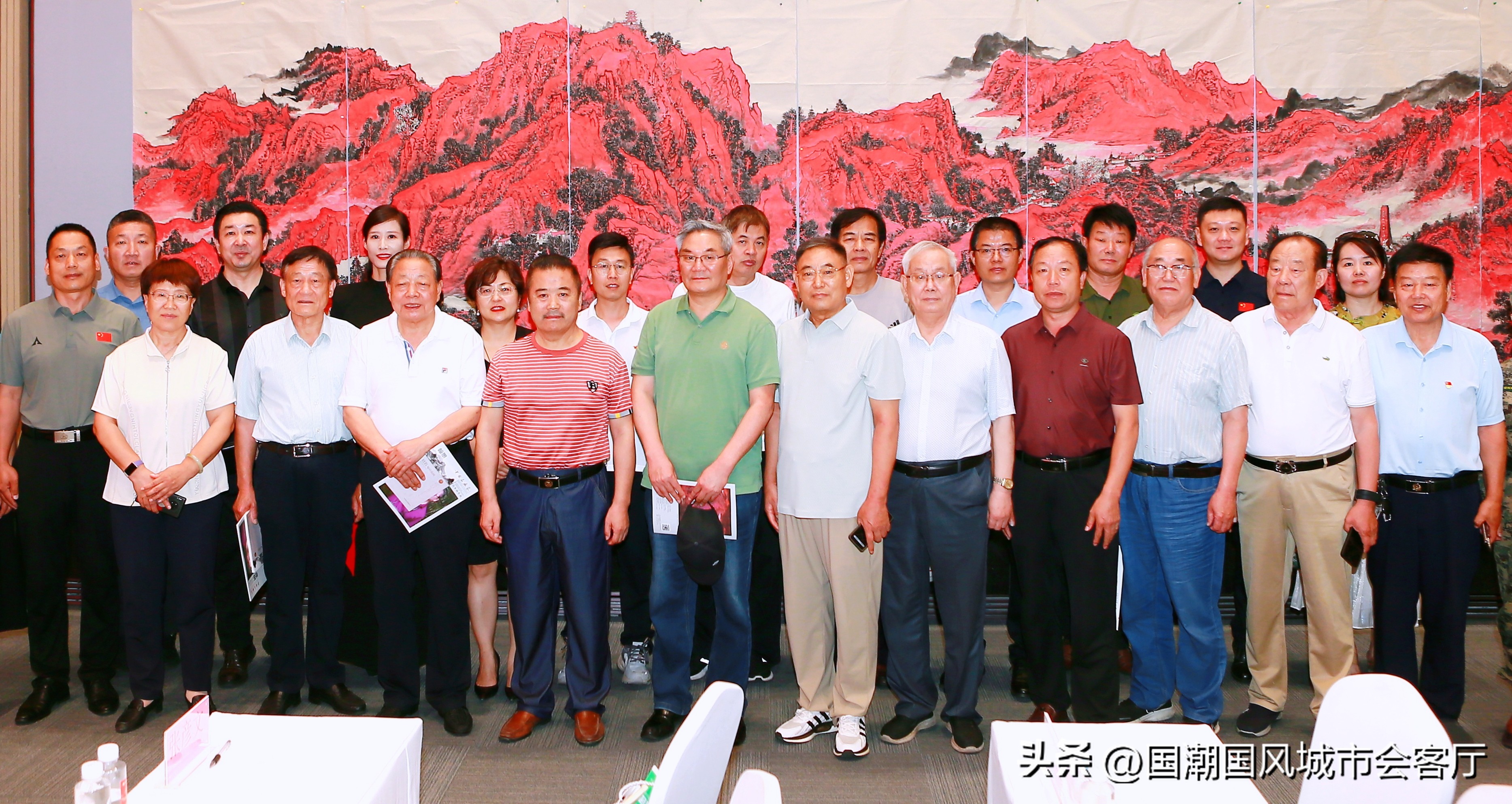 《红色沂蒙八百里》百米长卷发布会暨部分作品观摩活动在临沂举行
